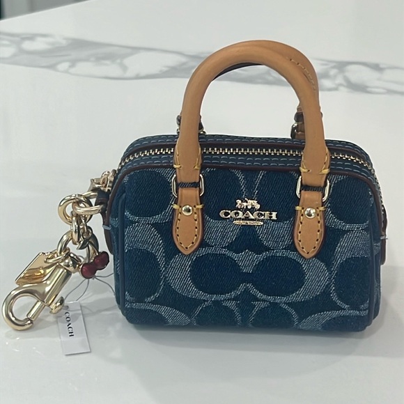 Cute. Limited Coach Mini Rowan - Picture 6 of 16